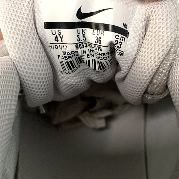 Nike Kids Air Max 95 905348-019 Gray Lace Up Running Shoes Size 4Y / Women’s 5.5 - Picture 5 of 7